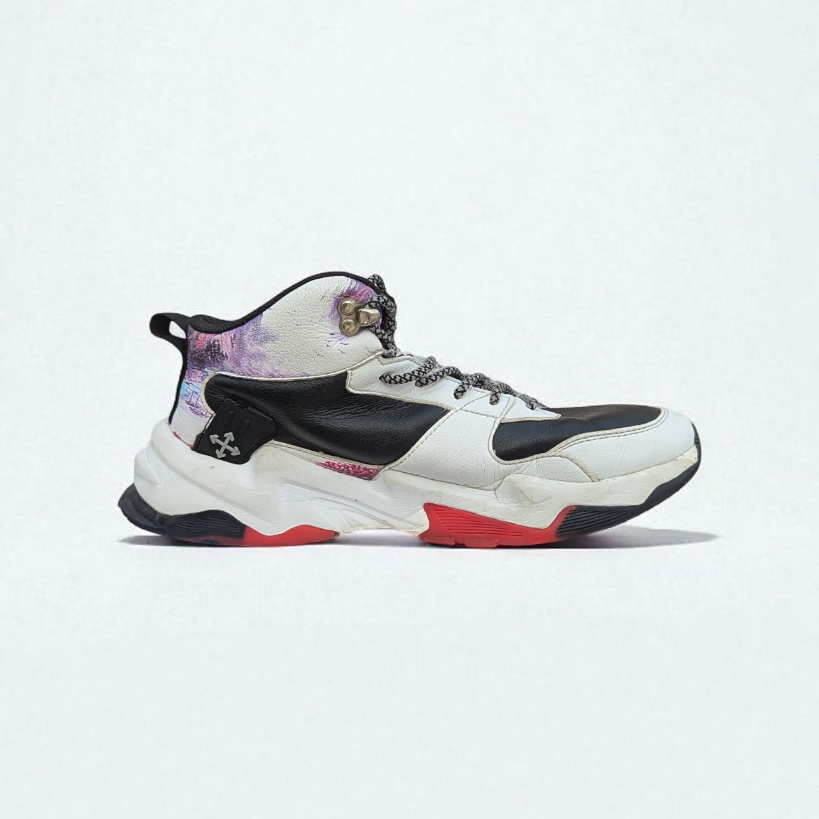 BASKETBALL SNEAKERS