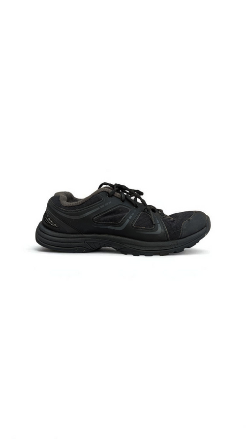 ATHLETIC BLACK SHOES